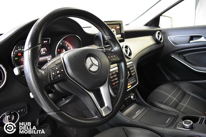 MERCEDES-BENZ GLA 180 CDI Automatic Sport